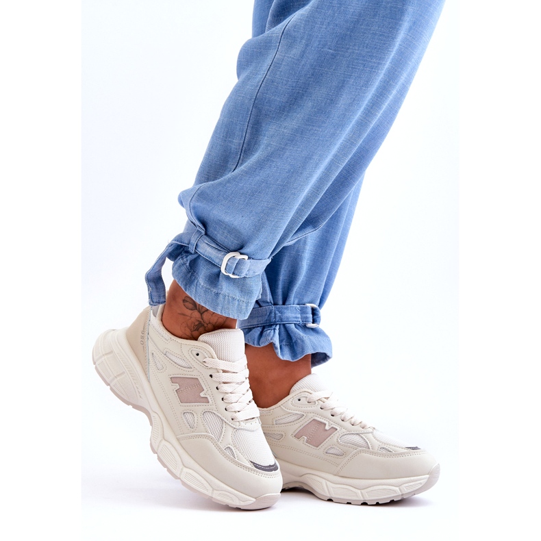 Scarpe sportive femminili con mesh beige 3