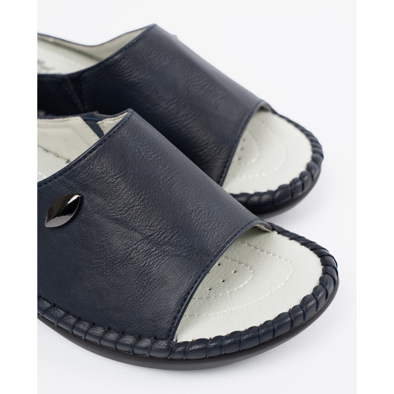 Shelvt Flip -flip comodi con un inserto in pelle 1