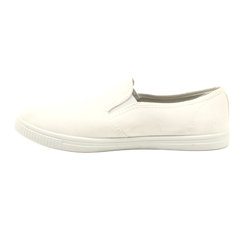 Sneaker femminili di materiale bianco inserite 2
