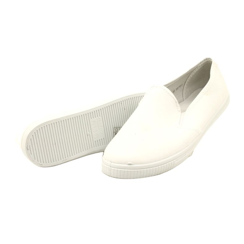 Sneaker femminili di materiale bianco inserite 5