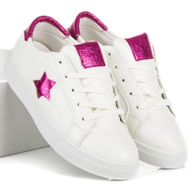 Sneakers allacciate con una stella bianca 2