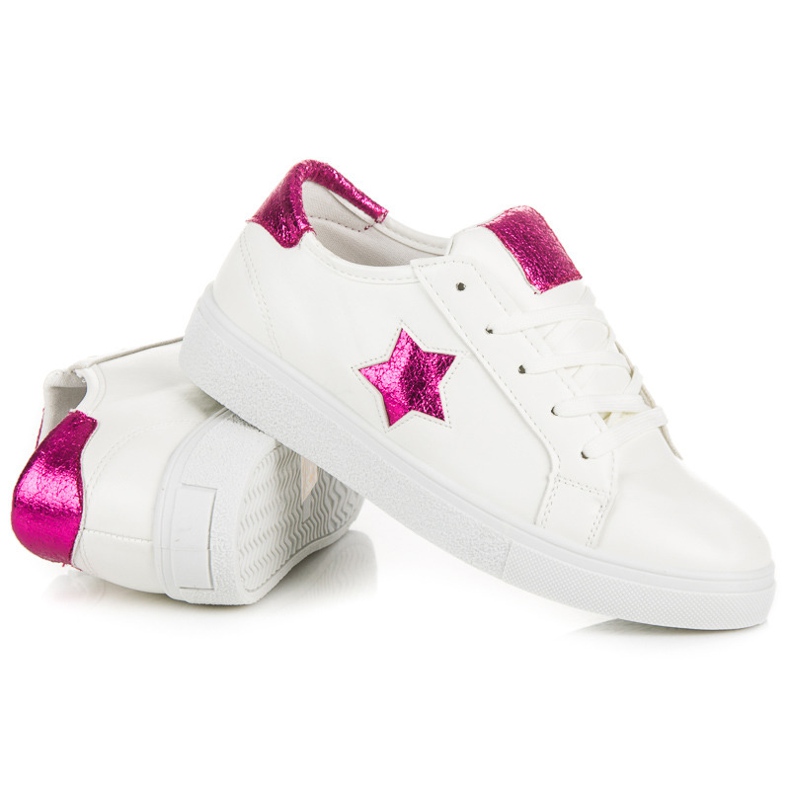 Sneakers allacciate con una stella bianca 1