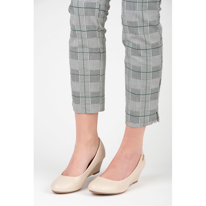 Super Me Décolleté beige con zeppa 1