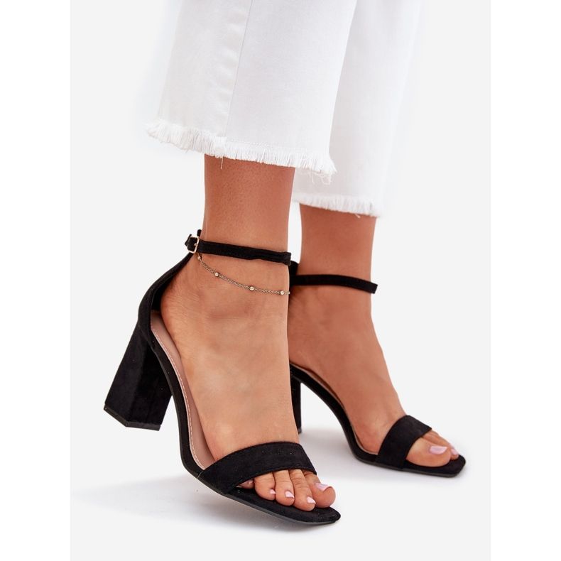 Boto Sandali femminili sull'Eco Suede Post Black Elirae nero 1