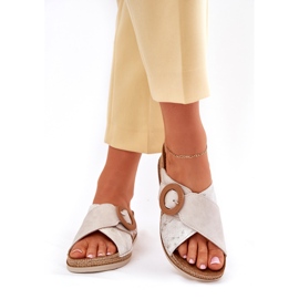 Zeppe femminili con un morsetto decorativo inblu rv000012 beige 2