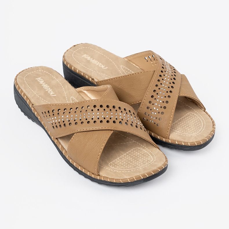 Shelvt Beige flip -flops con una finitura aperta 2