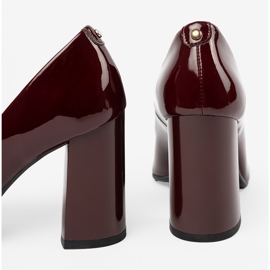 Shelvt Pompe verniciate sul post borgogna rosso 2