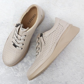 Scarpe in pelle da donna perforate con spicchi Beige Vinceza 79565 1