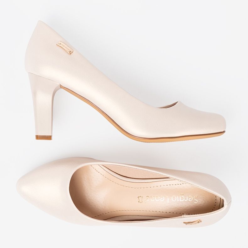 Pompe beige sul post di Sergio Leone 2