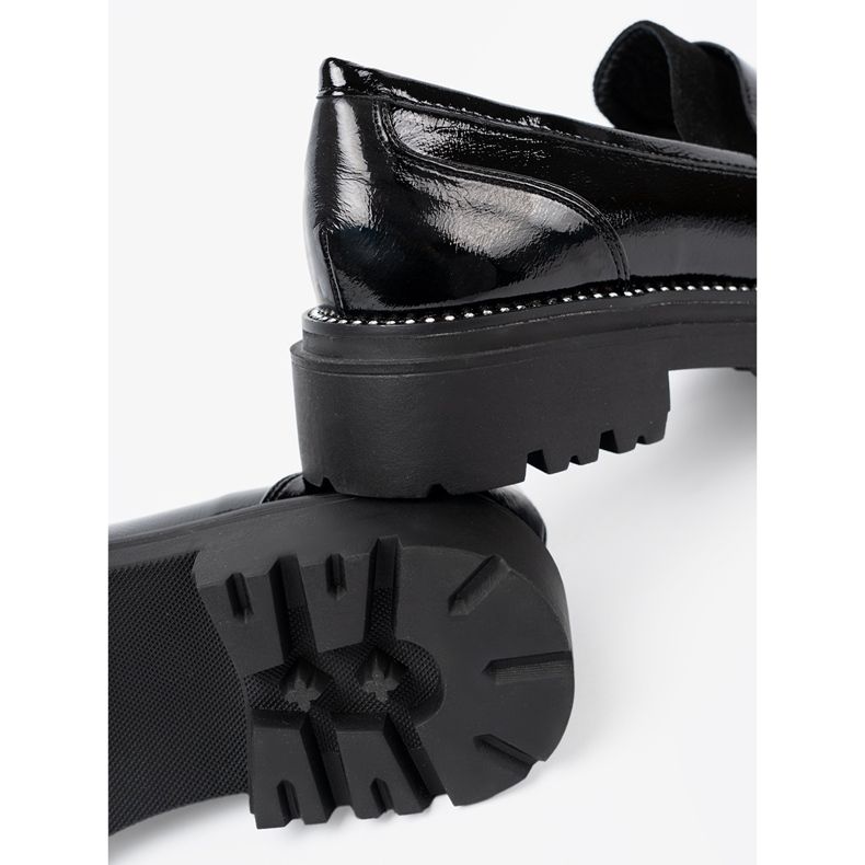 Goodin Mocassini verniciati con borchie nero 2