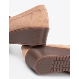 Shelvt Scarpe beige per zeppe in pelle scamosciata 2