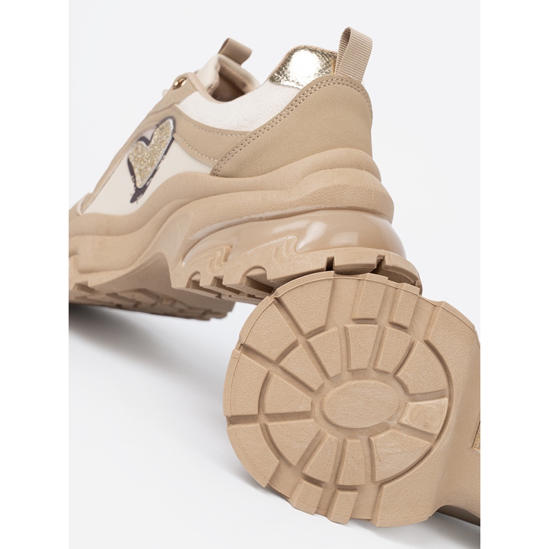 Shelvt Sneaker beige con un cuore dorato decorativo 1