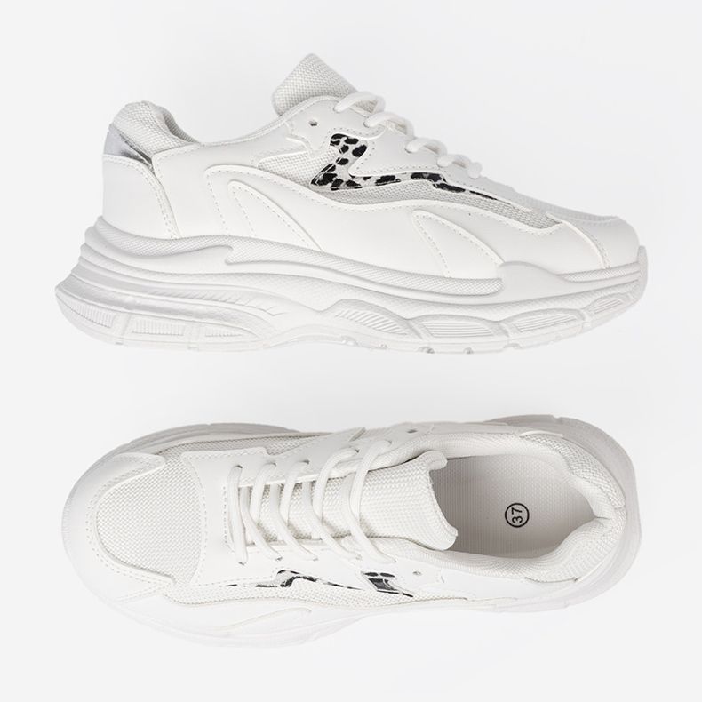 Shelvt Scarpe sportive bianche con accento decorativo bianco 1