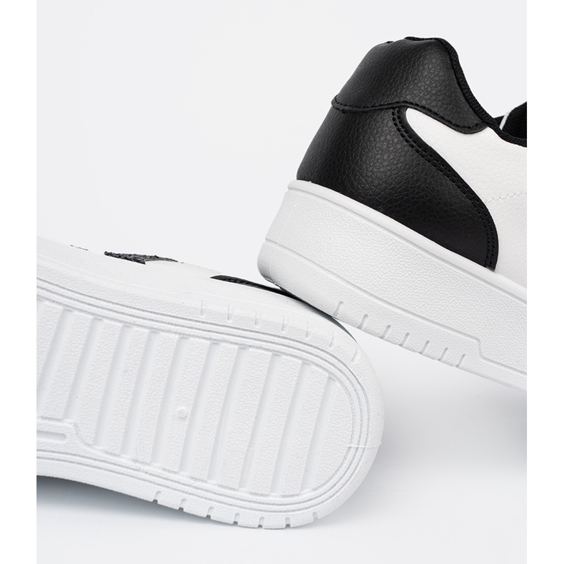 Shelvt Eleganti scarpe da ginnastica in bianco e nero con inserti glitter 2