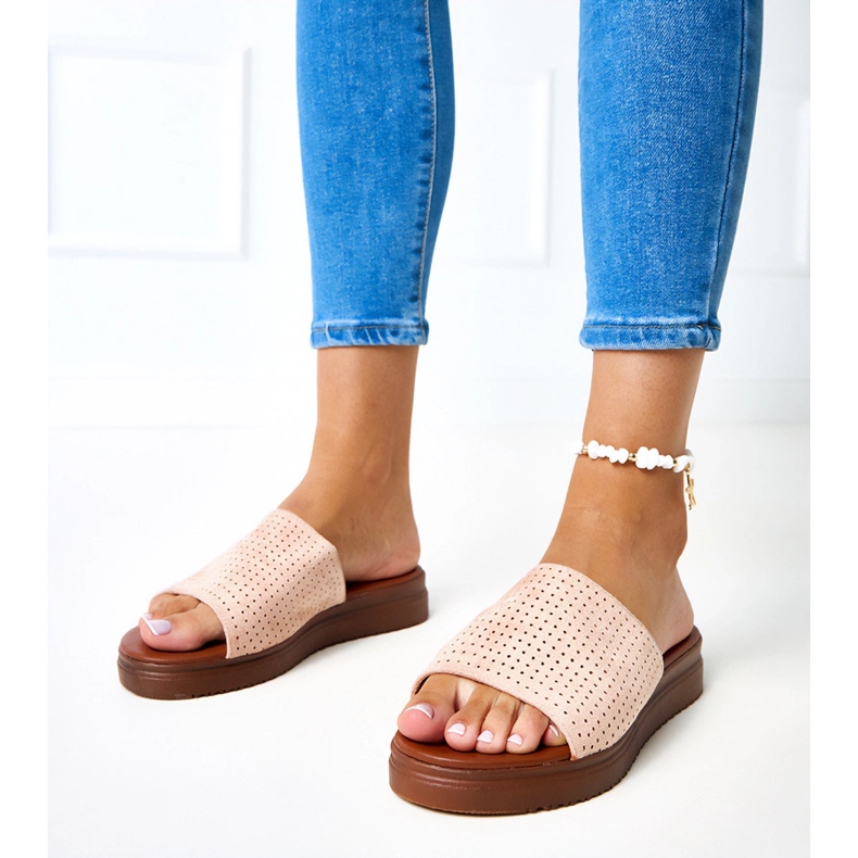 Pantofole rosa con tomaia traforata di Idabel 1