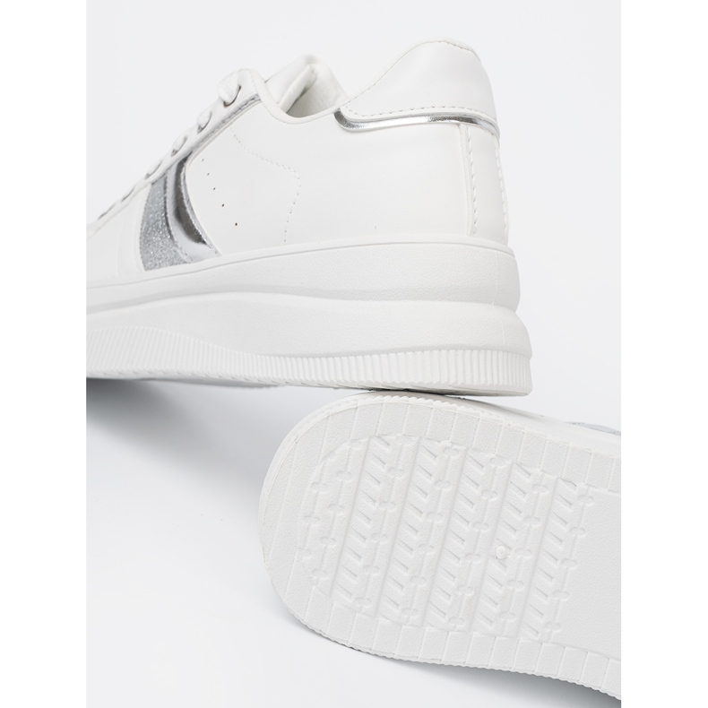 Shelvt Sneaker bianche con un accento argento metallico bianco 2