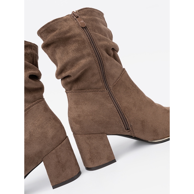 Shelvt Stivali in pelle scamosciata beige oscura sul post 1