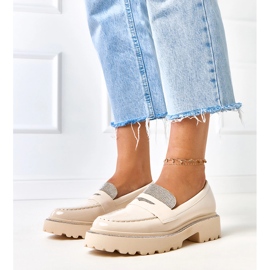 Mocassini verniciati beige decorati con 1