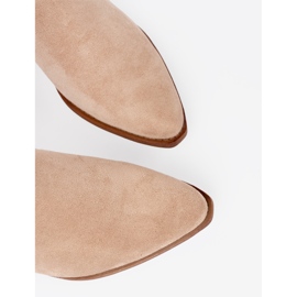 Shelvt Stivali beige da donna con un taglio classico 1