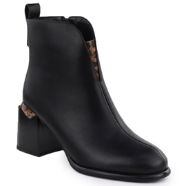 Stivali in pelle sul post decorativo Black Vinceza 66811a nero 1