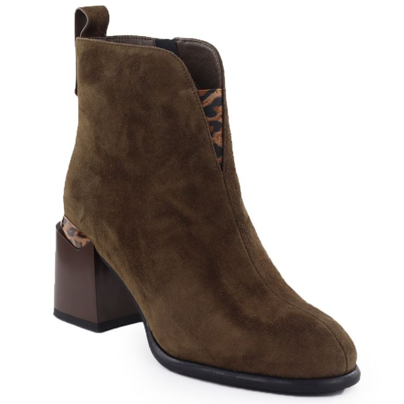 Stivali in pelle su un post decorativo marrone Vinceza 66811a 1