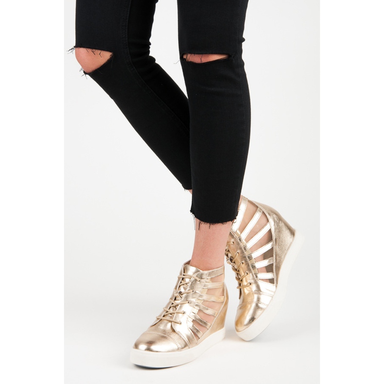 Kylie Sneakers con zeppa dorata d'oro 1