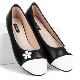 Vices Ballerina con un fiore nero 1