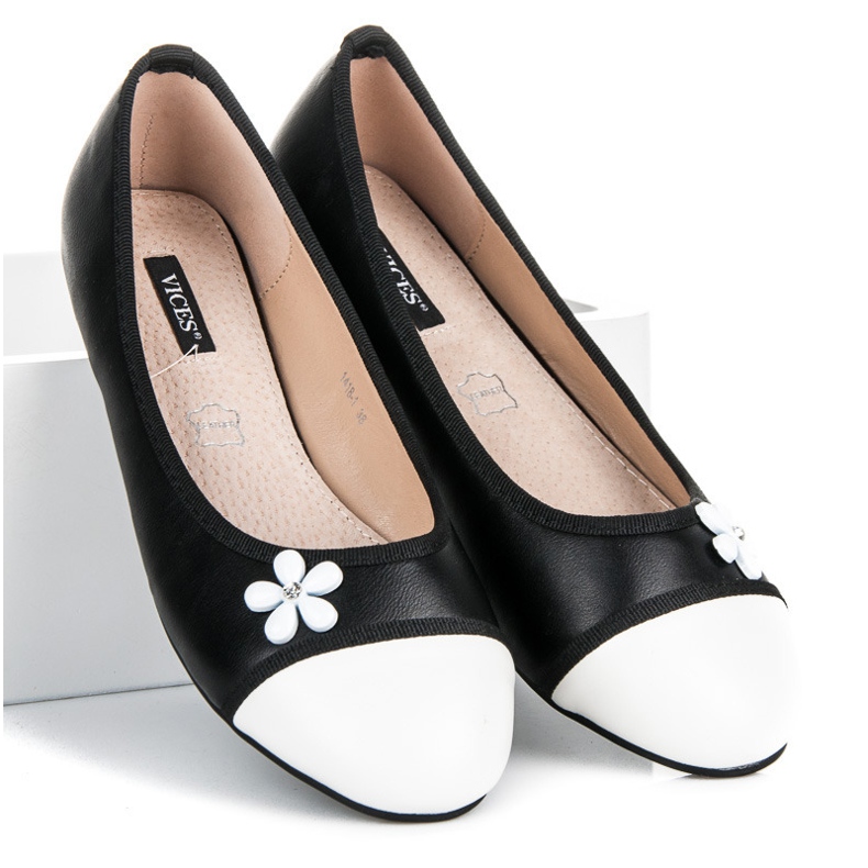 Vices Ballerina con un fiore nero 1