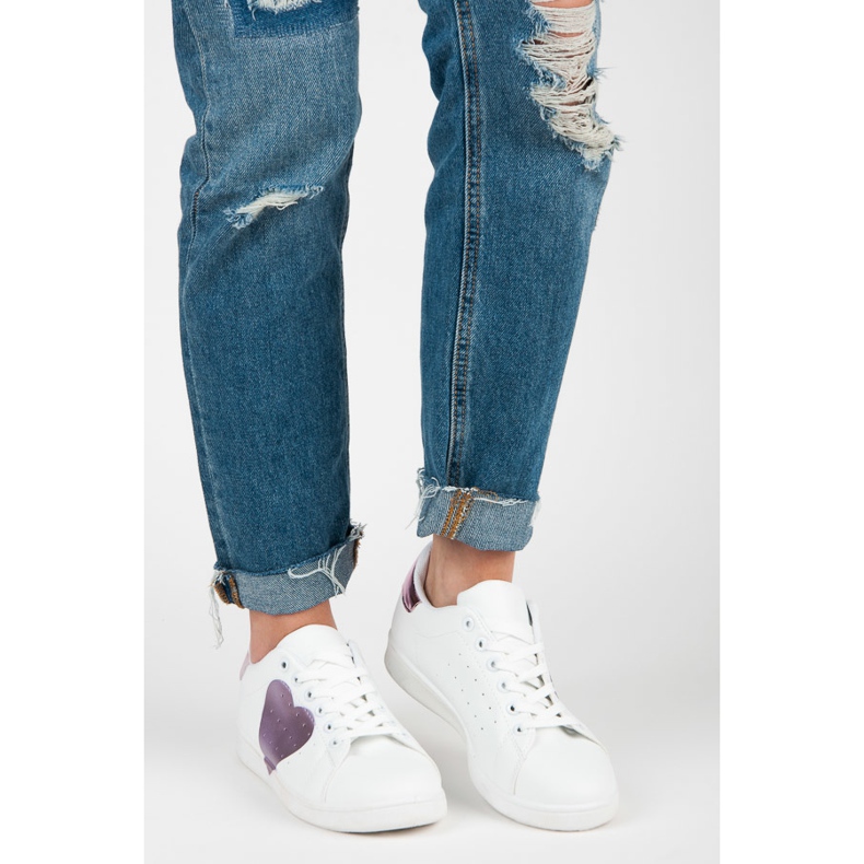 Sneakers bianche con un cuore bianca viola 1