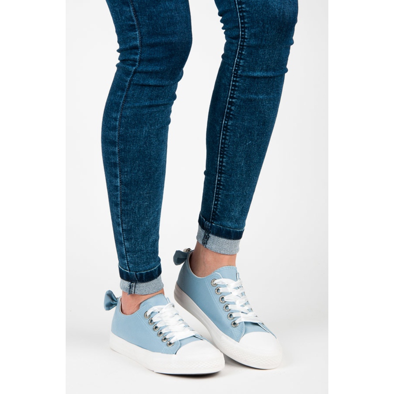 Sneakers alla moda con ornamenti blu 1