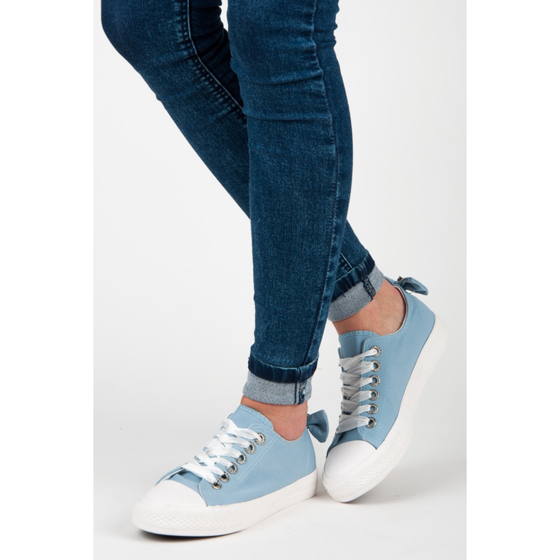 Sneakers alla moda con ornamenti blu 2