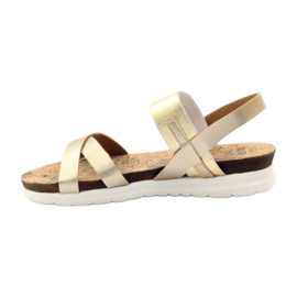 Sandali da donna in sughero Big Star 274370 giallo 2