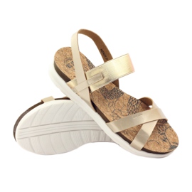 Sandali da donna in sughero Big Star 274370 giallo 3