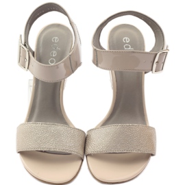Sandali laccati sul palo Edeo 3184 beige 4