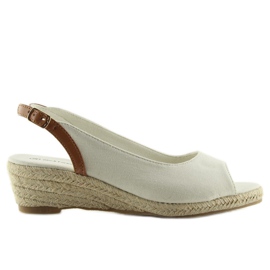 Espadrillas beige beige su una zeppa bassa 2