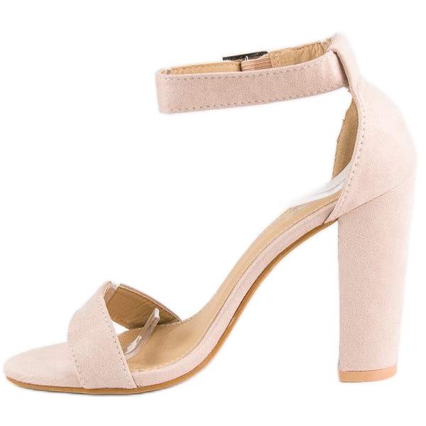 Sandali classici su un bar beige 2