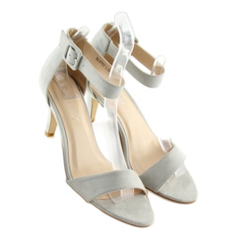 Sandali con tacco basso grigio BL0763 1