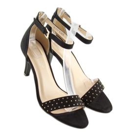 Sandali su un comodo tacco nero BL0764 2