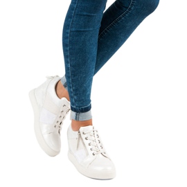 Kylie Sneaker alla moda con zeppa bianco 1