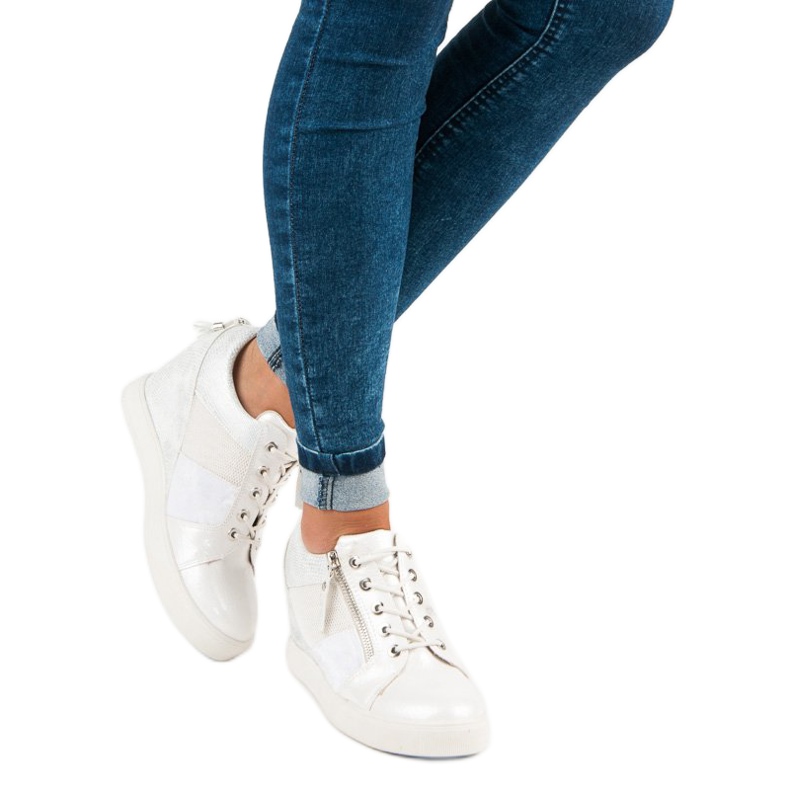 Kylie Sneaker alla moda con zeppa bianca 1