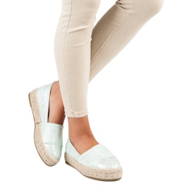 Espadrillas slip-on sulla piattaforma verde 1