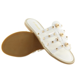 Ciabatte bianche con borchie 99-41 Bianche bianco 1