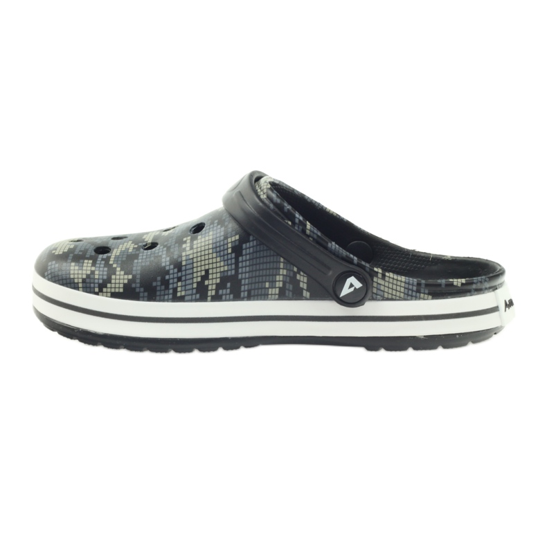 American Club Sandali mimetici con pantofole intasate di Kroks nero grigio verde 2