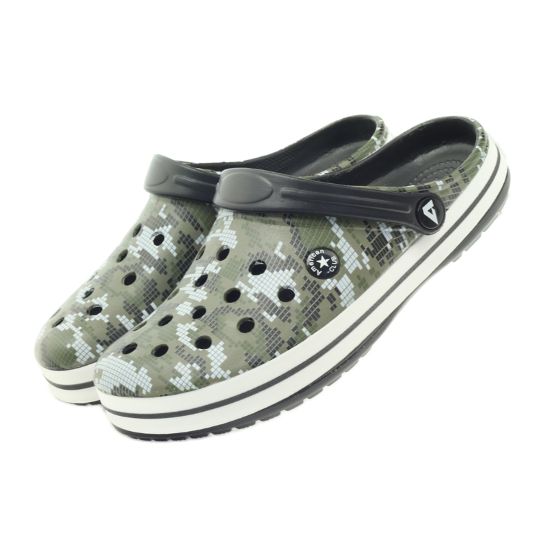 American Club Sandali mimetici con pantofole intasate di Kroks bianco nero verde 4