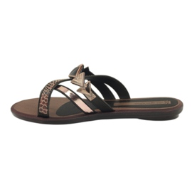 Ipanema Ciabatte infradito da donna con pietre Grendha marrone 3