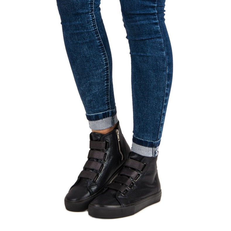 Sneakers nere con elastico nero 1