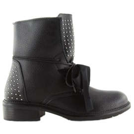 Operai con fiocco nero di velluto 1