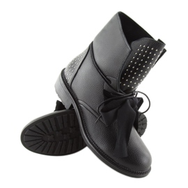 Operai con fiocco nero di velluto 2