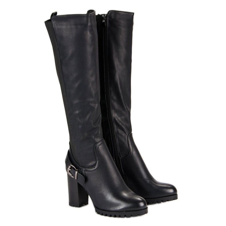 Stivali abbinati sul post nero 1