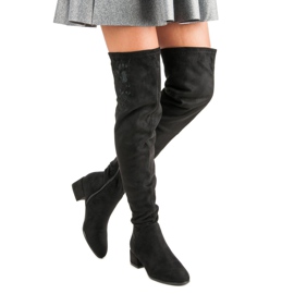 Stivaletti in camoscio con ricamo nero 2